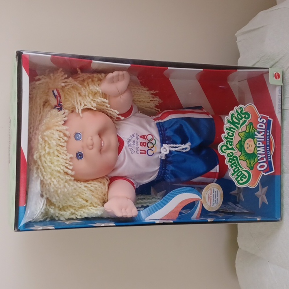 NEW  MATTEL 1996 CABBAGE PATCH OLYMPIKIDS SOCCER SPECIAL EDITION EDNA JADA